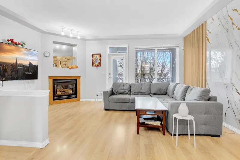 25 7250 144 STREET - photo 3 of 21