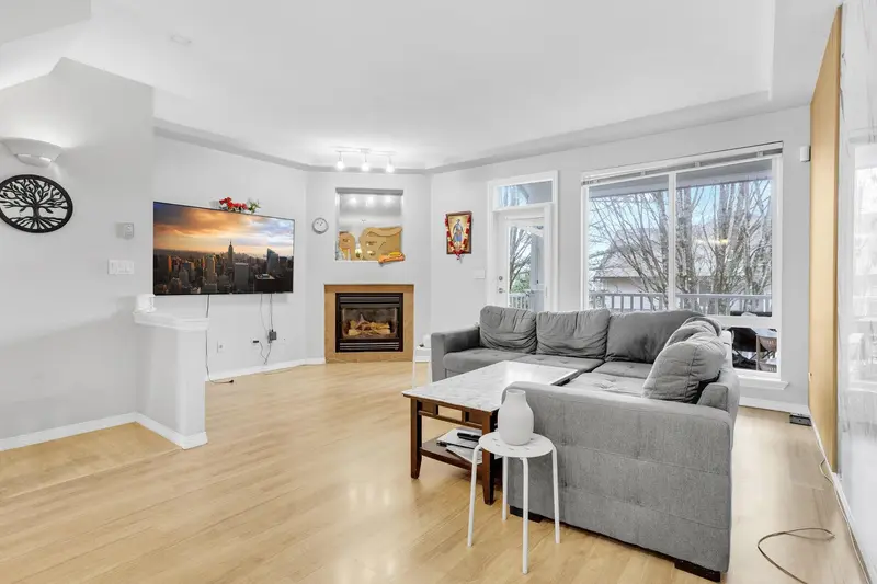 25 7250 144 STREET - photo 4 of 21