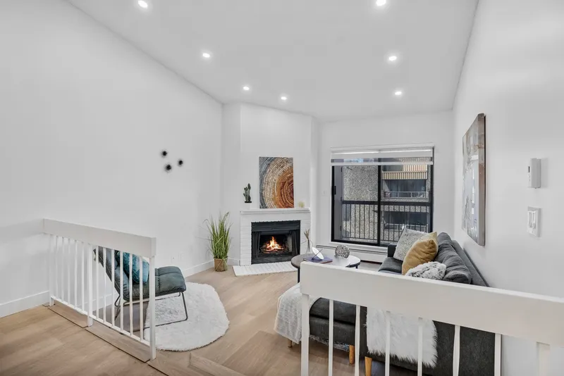 314 8511 WESTMINSTER HIGHWAY - photo 1 of 25