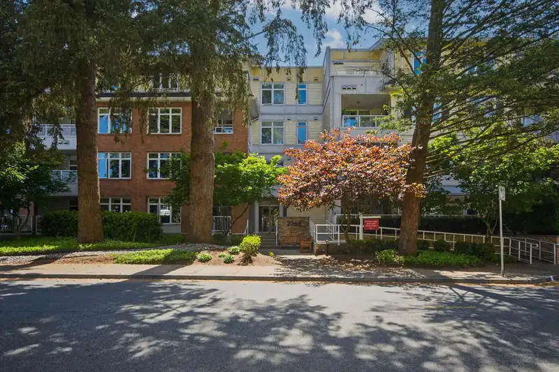 219 2368 MARPOLE AVENUE - photo 2 of 32