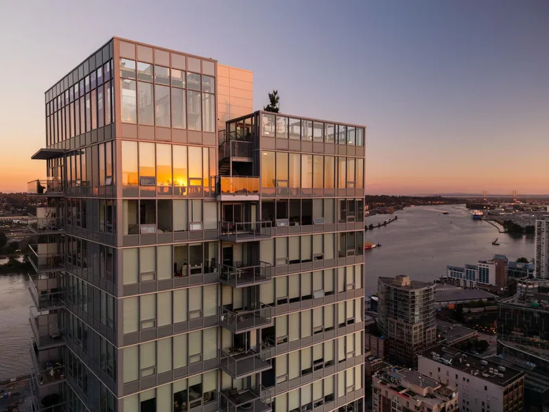 3301 618 CARNARVON STREET - photo 1 of 25