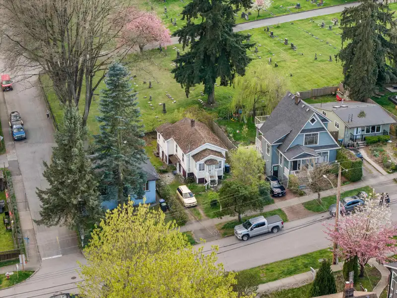 340 ALBERTA STREET - photo 1 of 9