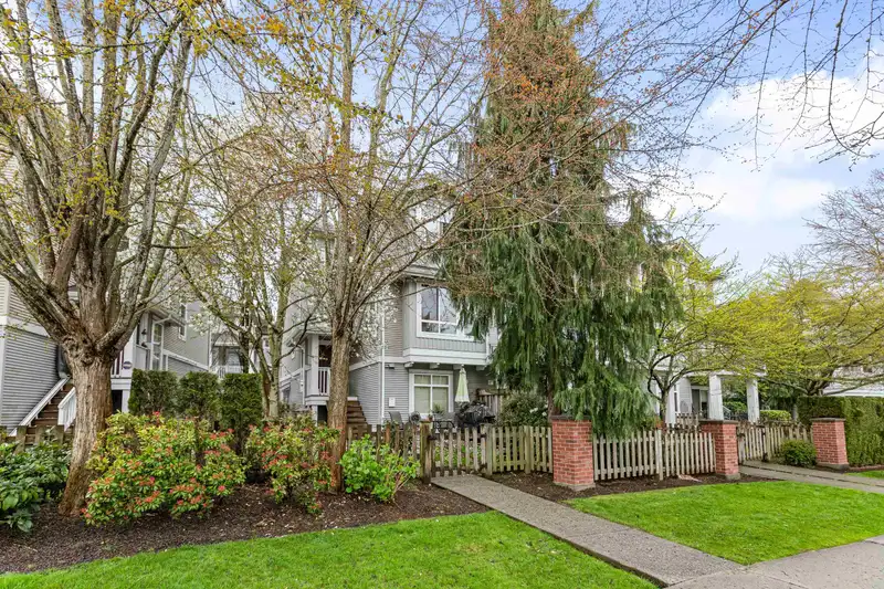 27 15068 58 AVENUE - photo 4 of 33