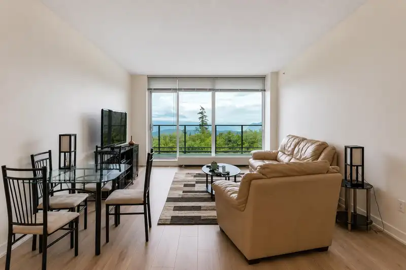 308 8940 UNIVERSITY CRESCENT - photo 4 of 12