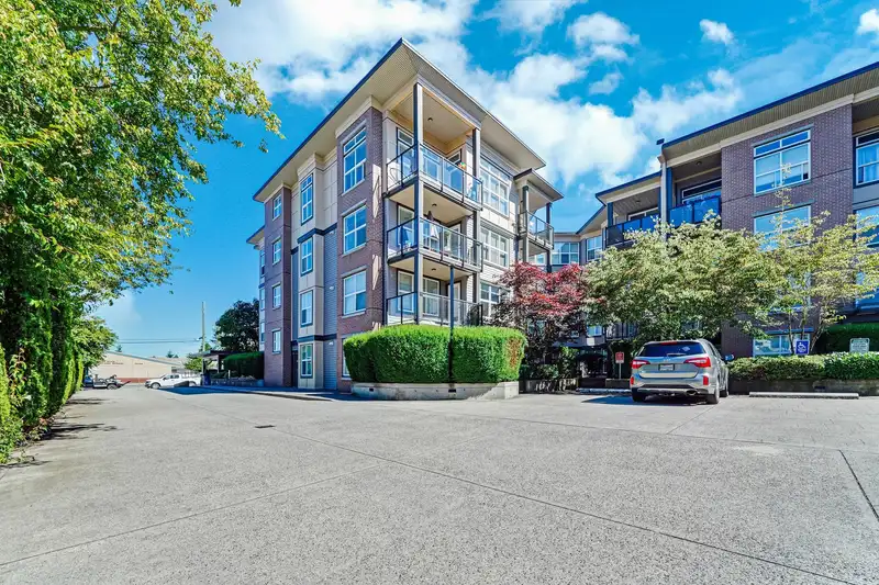 117 10707 139 STREET - photo 1 of 10
