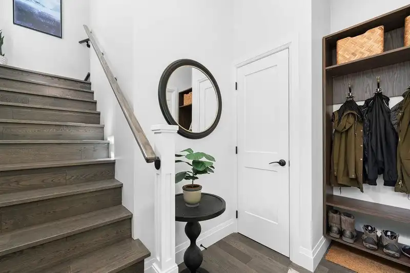 1110 W 15TH AVENUE - photo 4 of 39