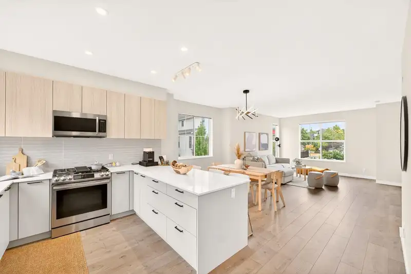 94 488 FURNESS STREET - photo 3 of 35