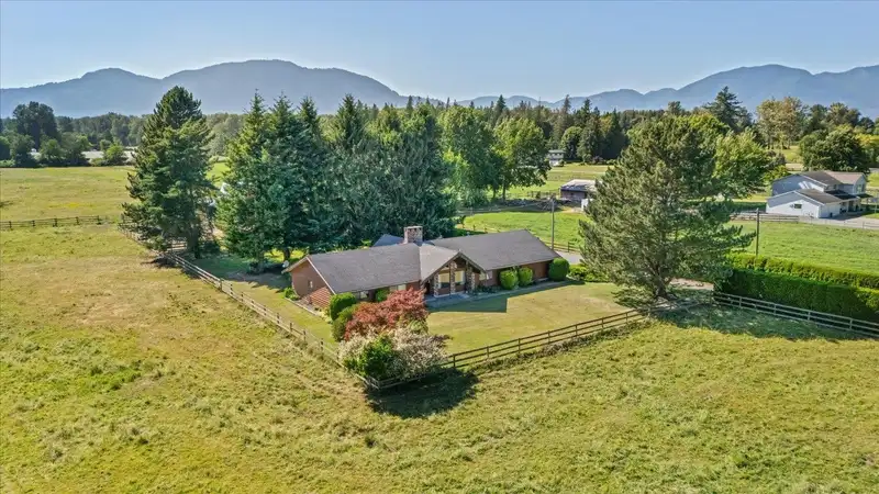 4933 BROWNE ROAD - photo 1 of 39