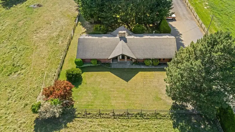 4933 BROWNE ROAD - photo 2 of 39