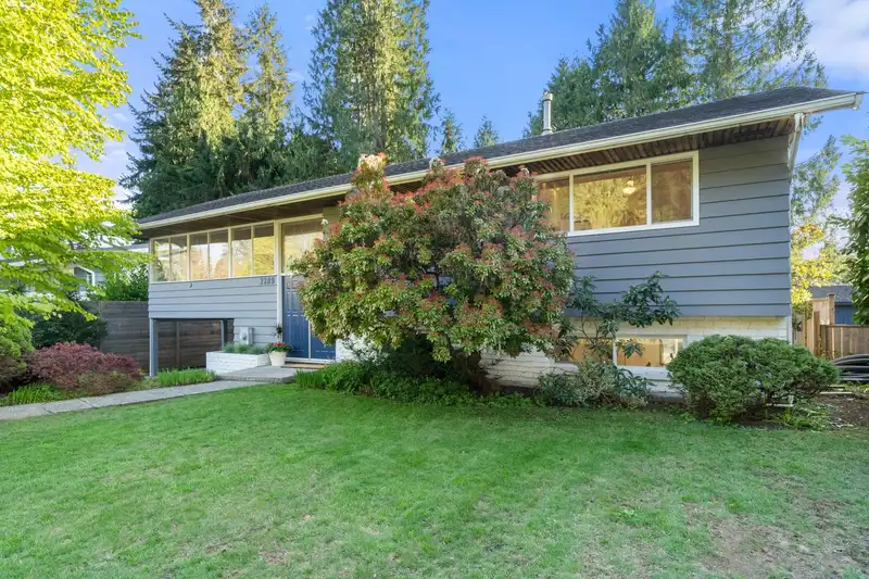2289 WHITMAN AVENUE - photo 1 of 38