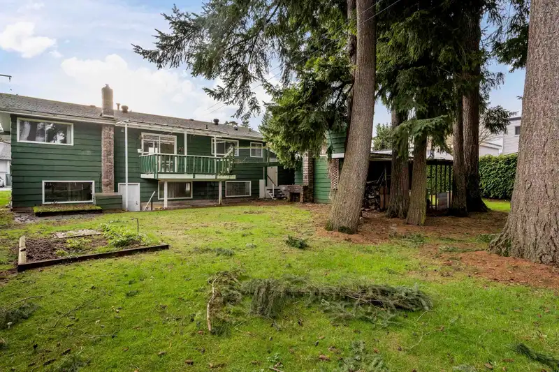 32939 BRUNDIGE AVENUE - photo 4 of 40