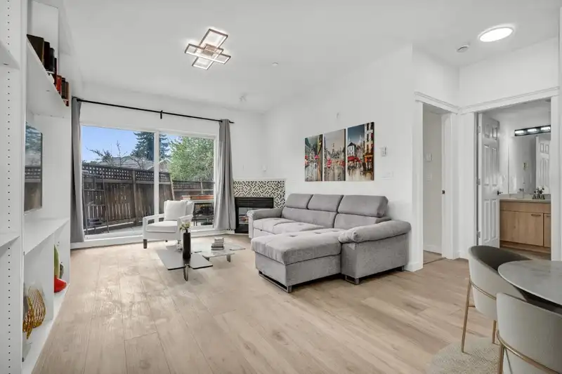 211 12083 92A AVENUE - photo 3 of 23