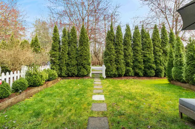 6 12099 237 STREET - photo 3 of 25