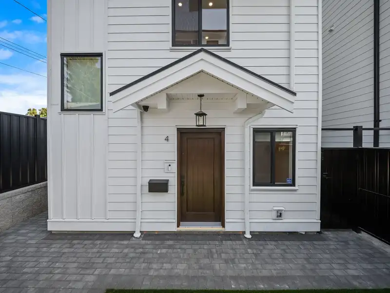 4 3786 PETER STREET - photo 1 of 22