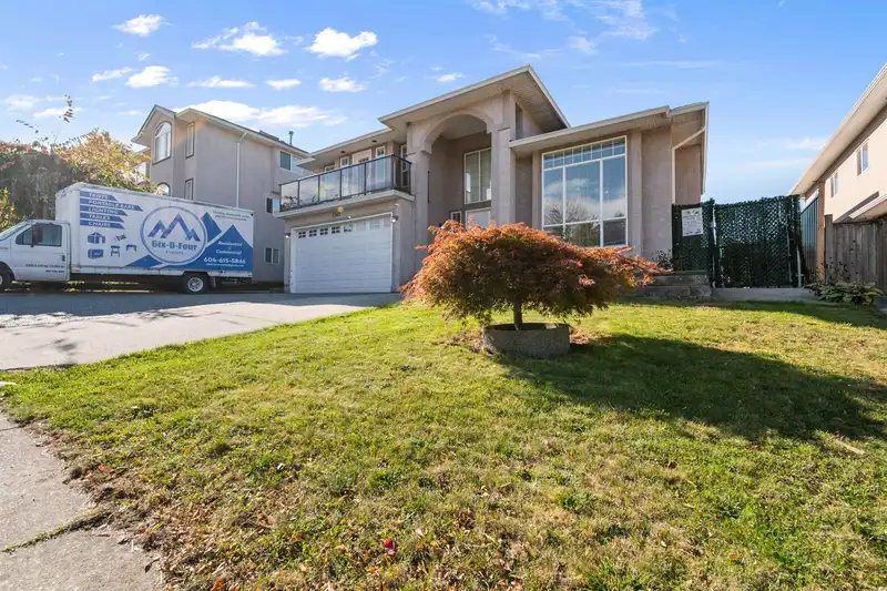 3567 SUMMIT DRIVE - photo 2 of 40