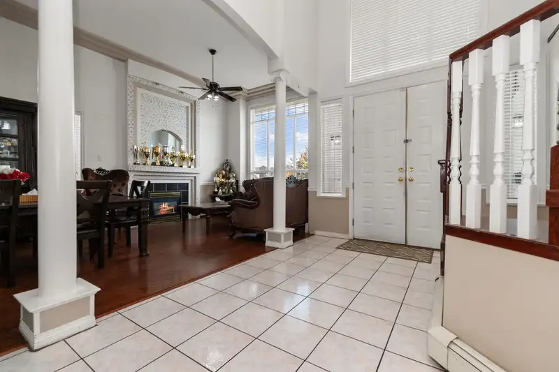 3567 SUMMIT DRIVE - photo 4 of 40