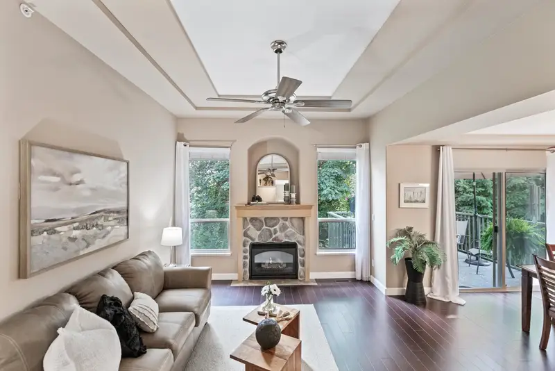 10 23281 KANAKA WAY - photo 4 of 25