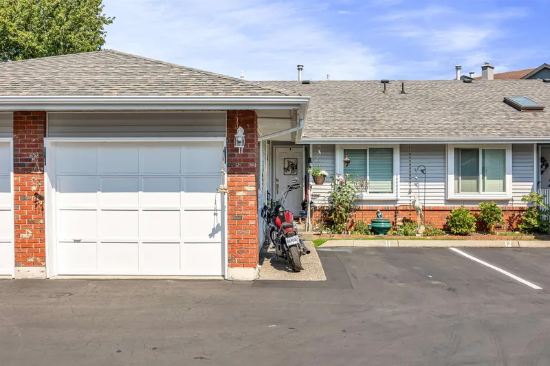 11 5365 205 STREET - photo 2 of 21