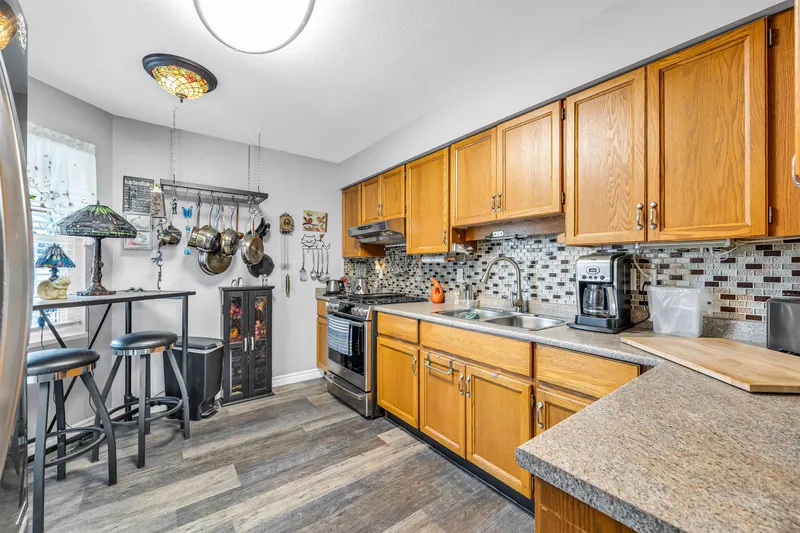 11 5365 205 STREET - photo 4 of 21