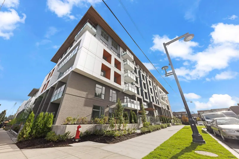 607 10828 139A STREET - photo 1 of 25