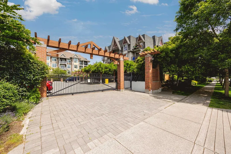 206 17769 57 AVENUE - photo 4 of 25