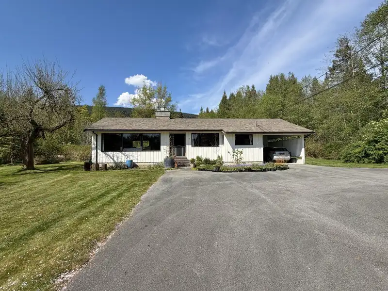 1346 RUSSELL ROAD - photo 2 of 36
