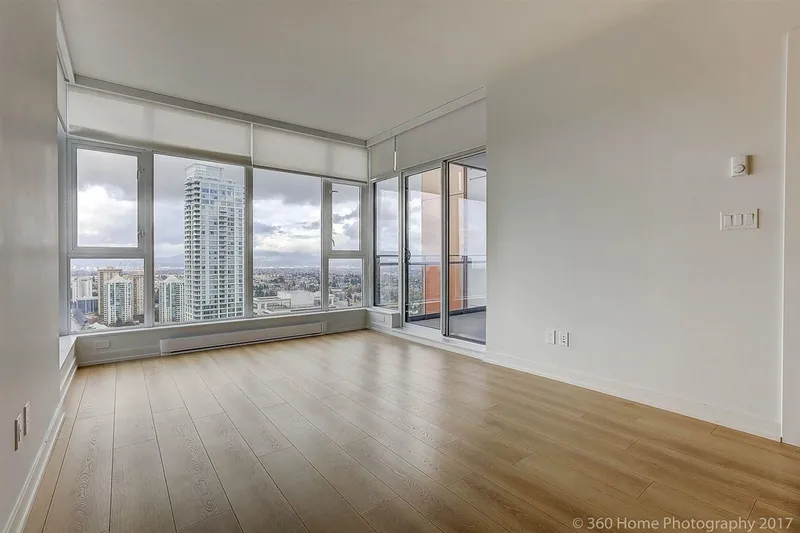 3302 4688 KINGSWAY - photo 4 of 10