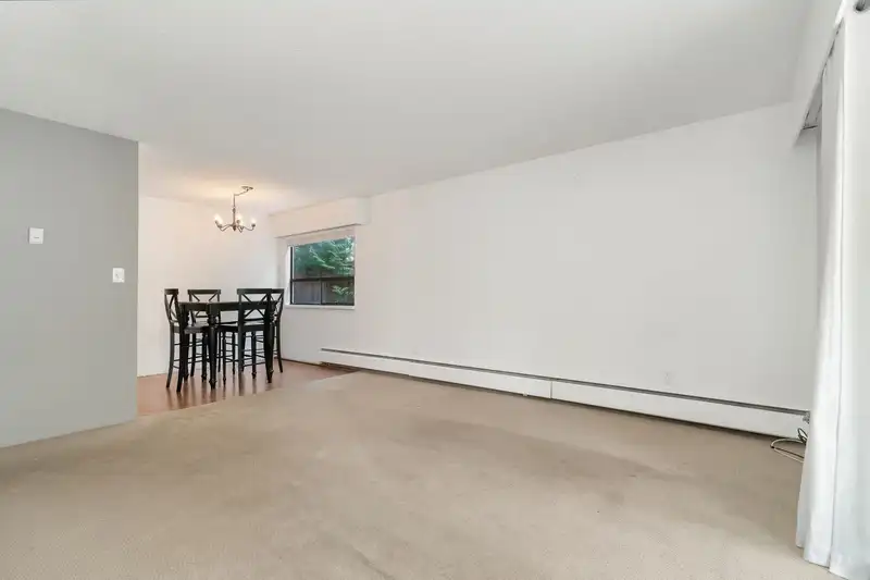 105 1330 MARTIN STREET - photo 4 of 14