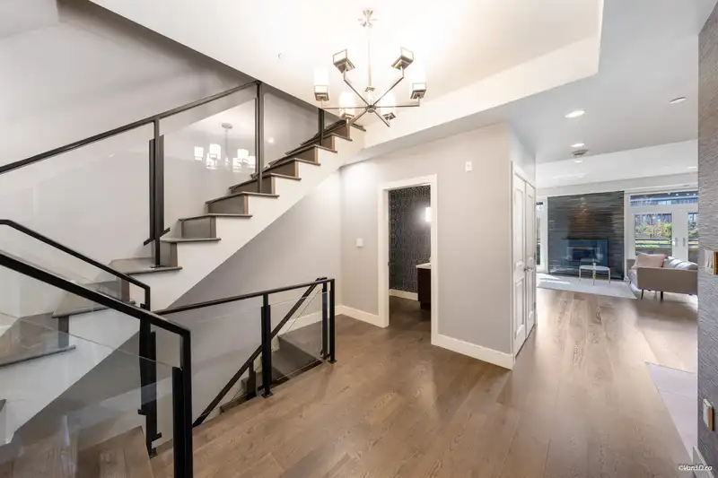 453 13TH STREET - photo 3 of 29