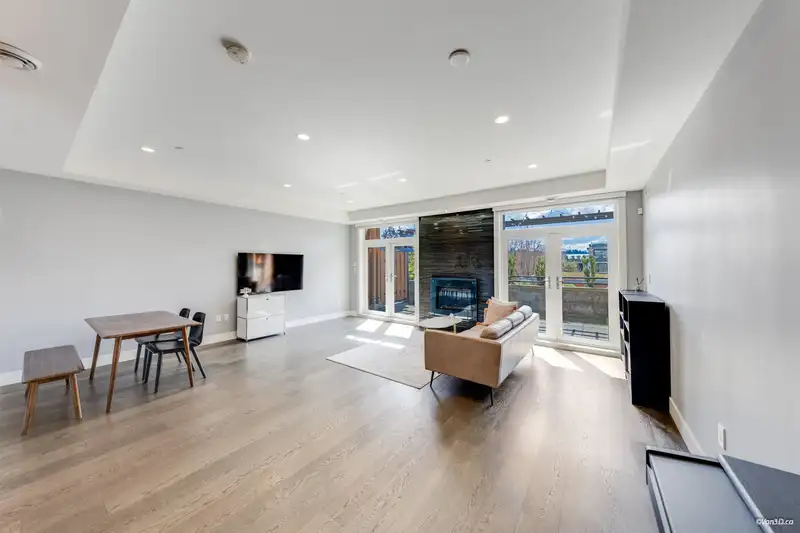 453 13TH STREET - photo 4 of 29