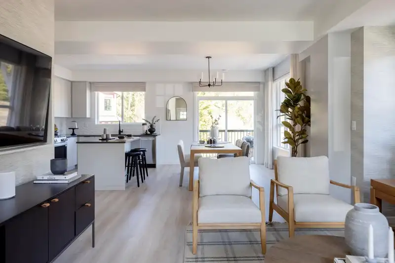 68 24951 112 AVENUE - photo 1 of 40
