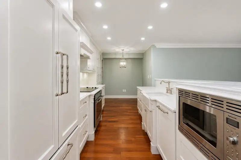 220 15210 PACIFIC AVENUE - photo 4 of 29
