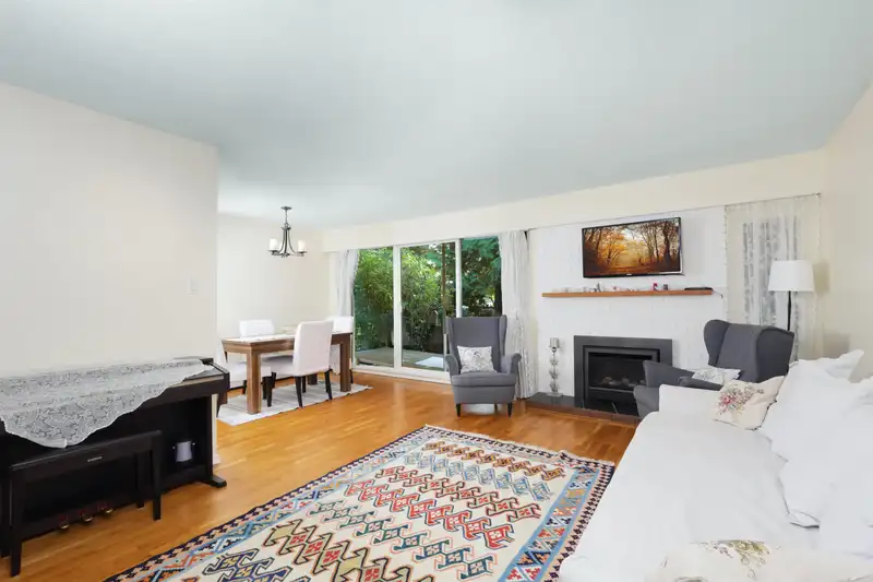 411 555 W 28TH STREET - photo 1 of 22