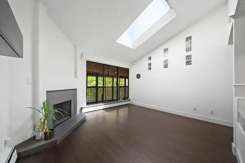 304 141 W 13TH STREET - photo 4 of 23