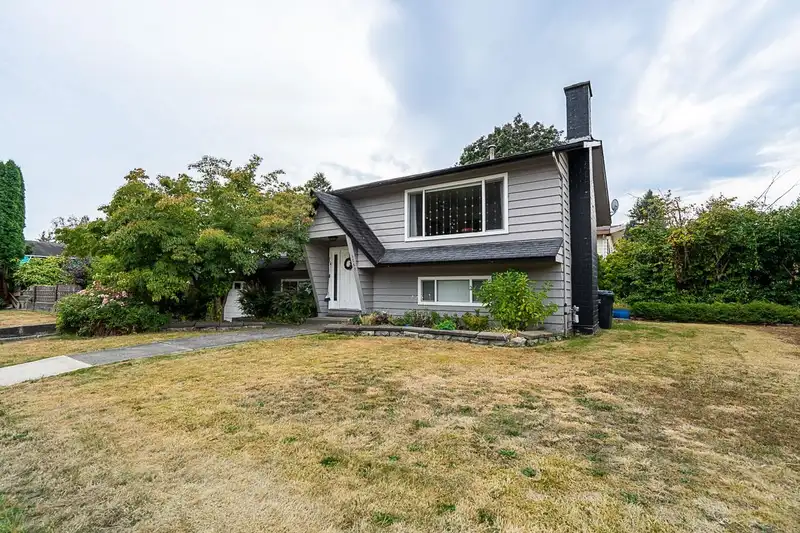 3067 NEWBERRY STREET - photo 2 of 40