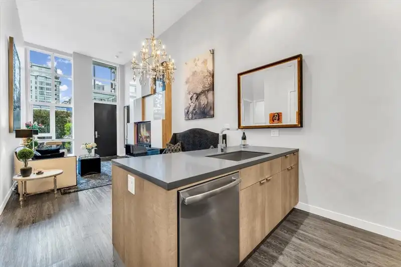 1762 ONTARIO STREET - photo 1 of 26