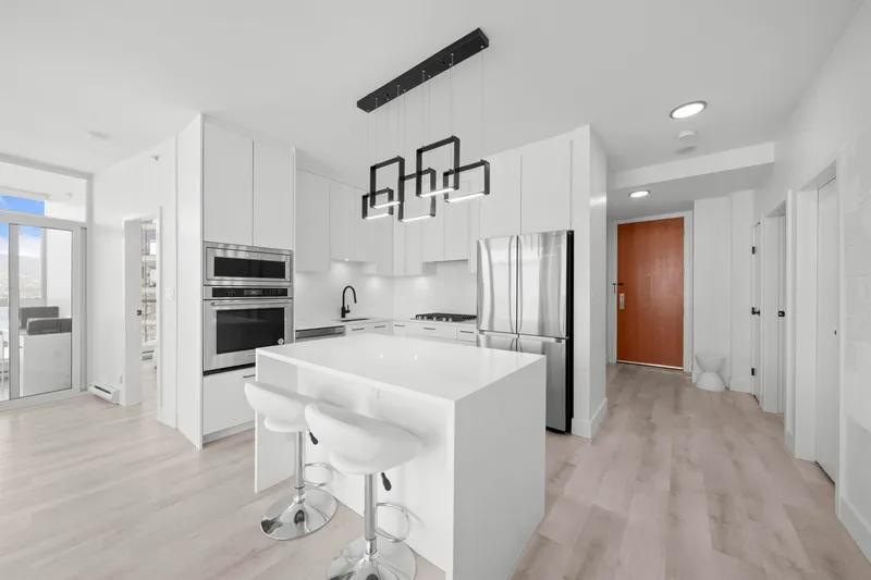 2201 1189 MELVILLE STREET - photo 2 of 25