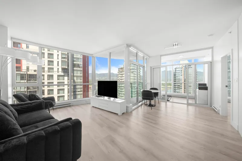 2201 1189 MELVILLE STREET - photo 3 of 25