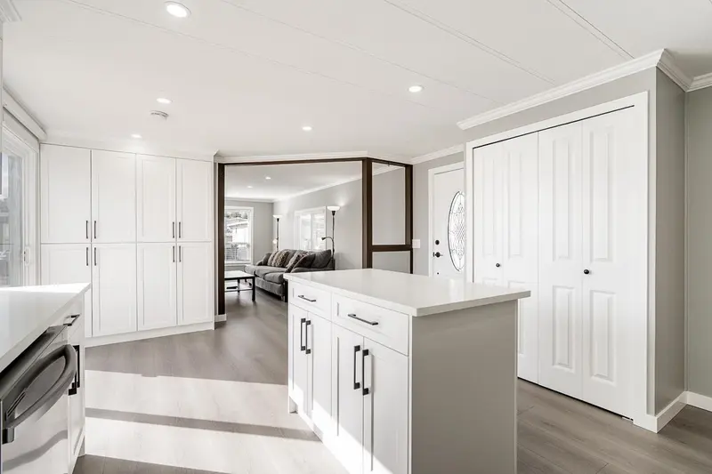 46 8254 134 STREET - photo 3 of 25