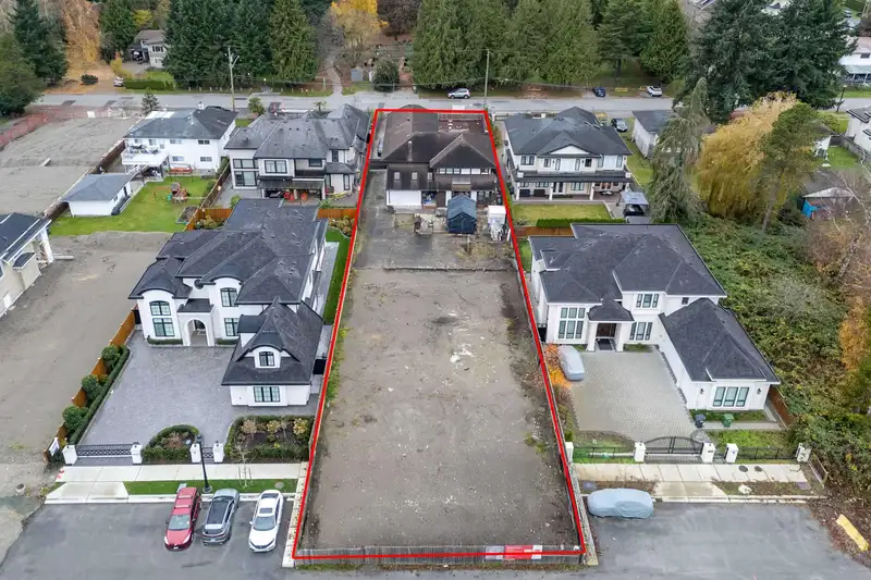 7560 ASH STREET - photo 4 of 6