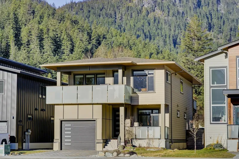 2004 TIYATA BOULEVARD - photo 2 of 25