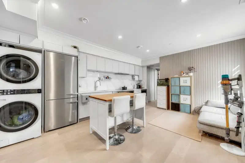 7709 GRANVILLE STREET - photo 3 of 10