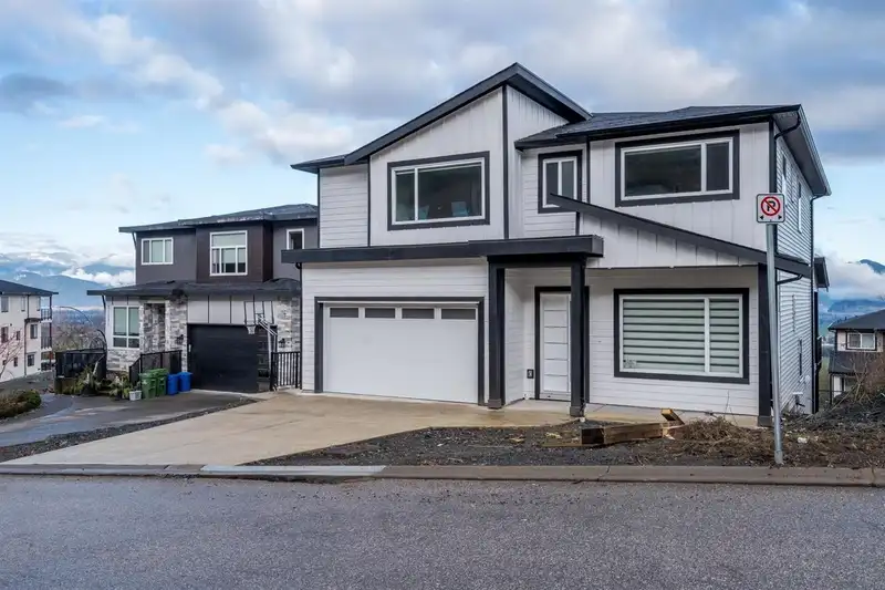 51097 FARMERS WAY - photo 2 of 40