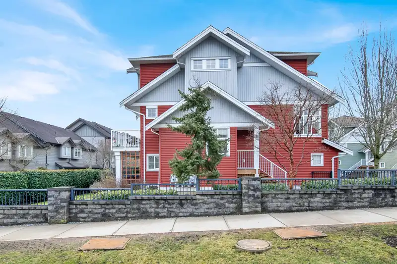 38 6785 193 STREET - photo 2 of 39