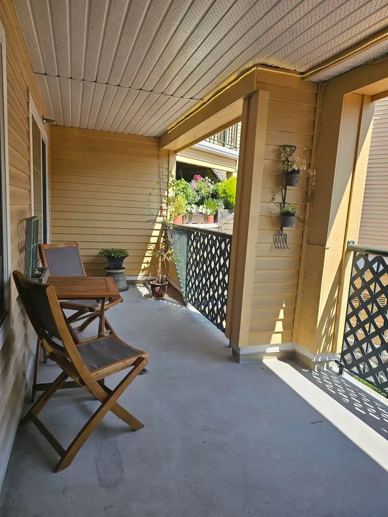 218 1363 56 STREET - photo 3 of 25