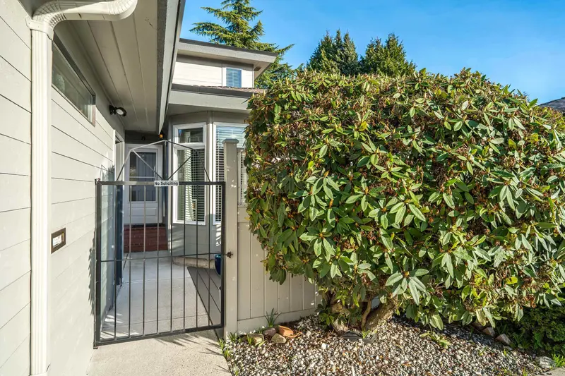 2 14223 18A AVENUE - photo 3 of 25