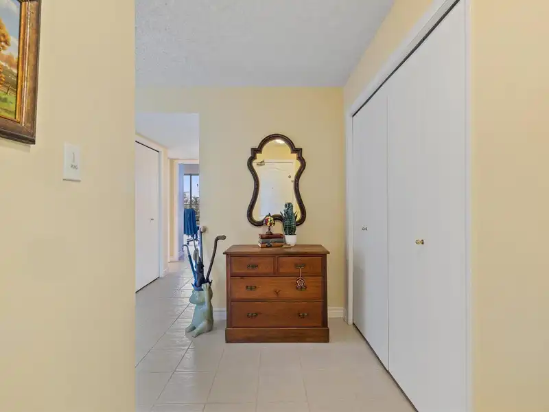 603 220 ELEVENTH STREET - photo 3 of 31