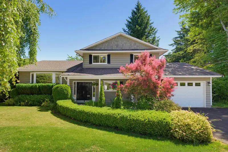 856 55A STREET - photo 1 of 40