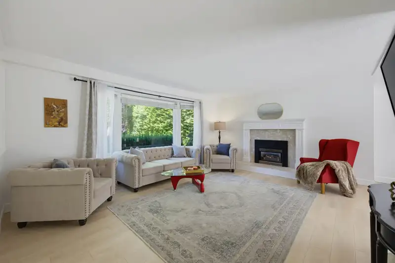 856 55A STREET - photo 2 of 40