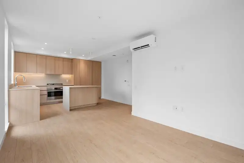 221 2820 NANAIMO STREET - photo 3 of 33